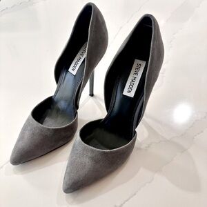 Steve Madden size 9 grey suede Varsitty pumps